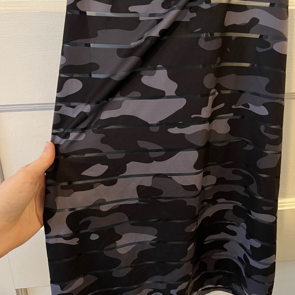 Zyia Active Camo Tank Top - Picture 3 of 6